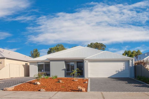 Fairway Isle - Accommodation Burleigh 0