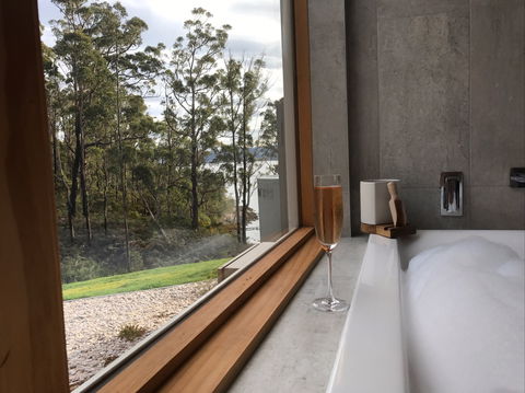 Fair Winds Tasmania - Accommodation Burleigh 2