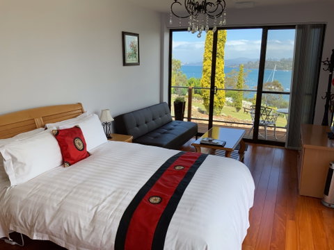 Island Eden - Accommodation Burleigh 3