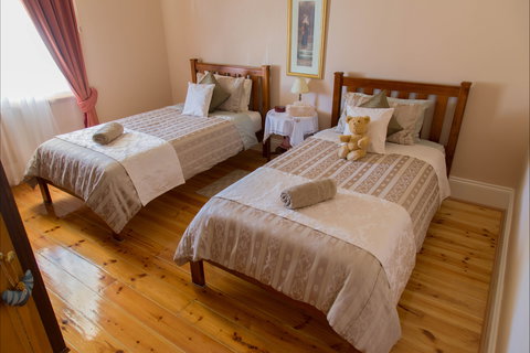 McKinley's Rest - Accommodation Burleigh 2