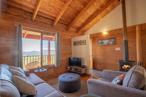 Melaleuca Mountain Retreat - Accommodation Burleigh 2