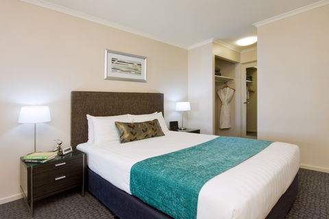 Pacific Suites Canberra - Accommodation Burleigh 6