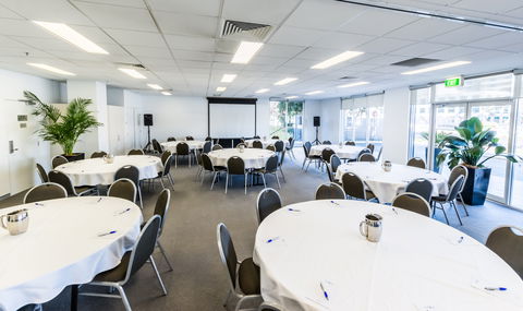 Pacific Suites Canberra - Accommodation Burleigh 8