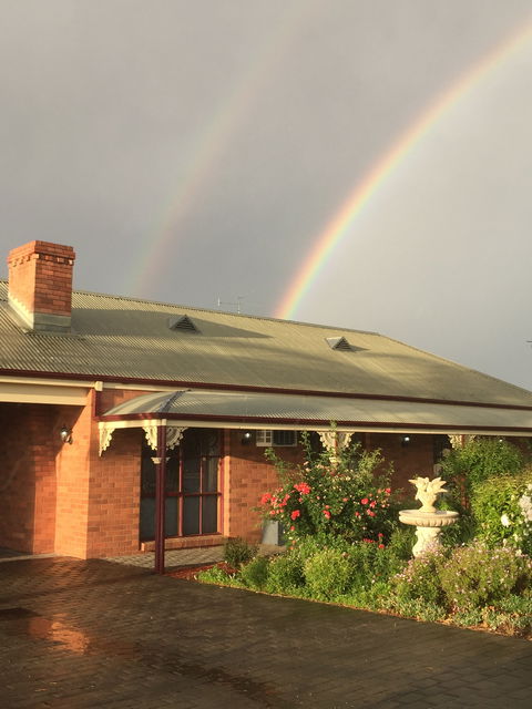 Philadelphia Motor Inn - Accommodation Burleigh 4