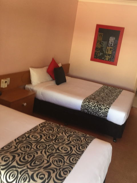 Philadelphia Motor Inn - Accommodation Burleigh 8