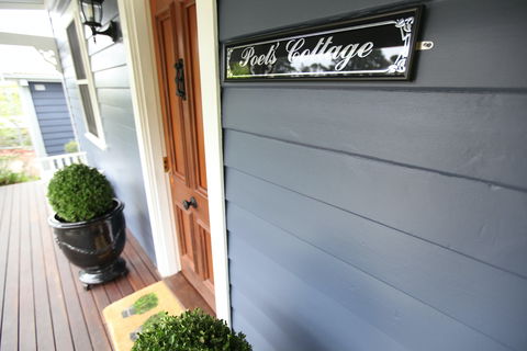 Poets Cottage - Accommodation Burleigh 1