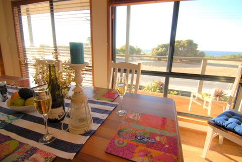 Shorelines - Accommodation Burleigh 1