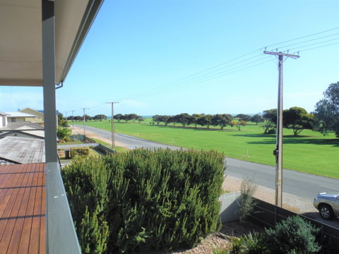 Shorelines - Accommodation Burleigh 2