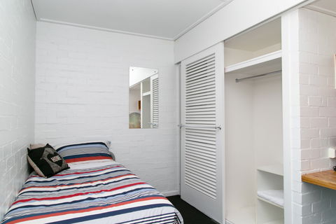University Of Canberra Village - Accommodation Burleigh 6