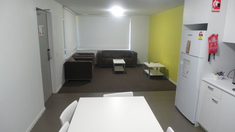 University Of Canberra Village - Accommodation Burleigh 7