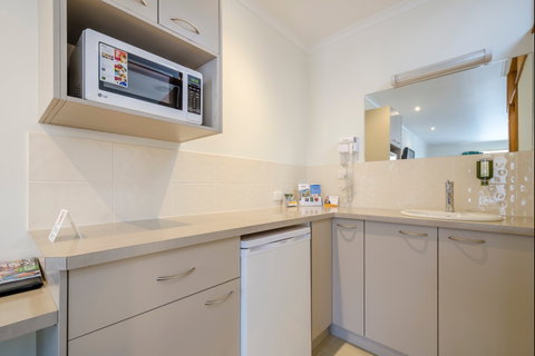 Werribee Motel & Apartments - Accommodation Burleigh 2
