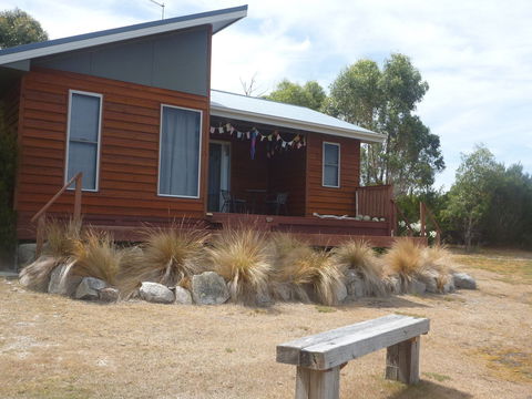 Yakkalla Holiday Cottage - Accommodation Burleigh 0