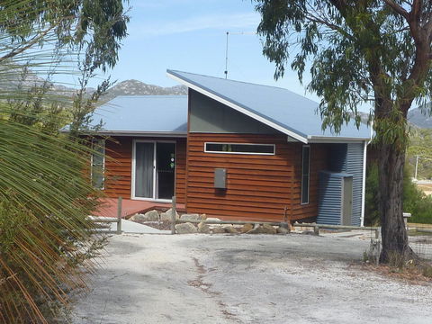 Yakkalla Holiday Cottage - Accommodation Burleigh 2