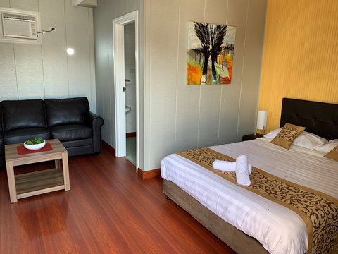 Albion Hotel-Motel Finley - Accommodation Burleigh 2