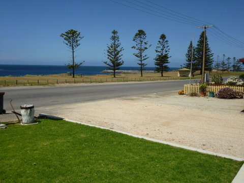 Anchors Away - Accommodation Burleigh 0