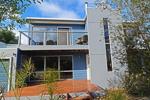 Barrakee Beach House - Accommodation Burleigh 0