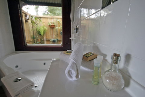 Bendles Cottages And Country Villas - Accommodation Burleigh 2