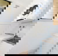 Newcastle Short Stay Apartments - Flagstaff Apartment - Accommodation Burleigh