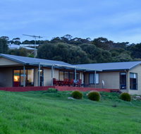 Penneshaw Lodge - Accommodation Burleigh