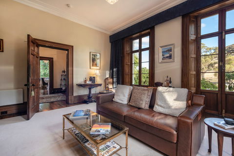 Prospect House Private Hotel - Accommodation Burleigh 2