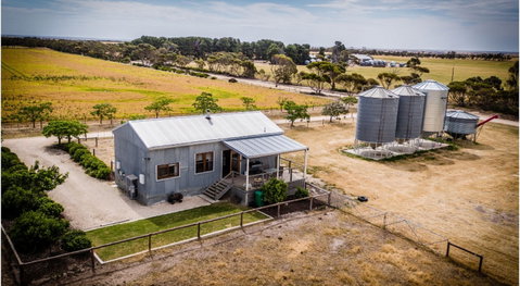 Redwing Farm Barn - Accommodation Burleigh 0