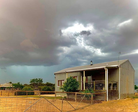 Redwing Farm Barn - Accommodation Burleigh 1