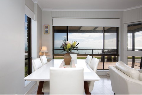 Shanti By The Sea - Accommodation Burleigh 0