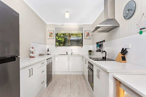 Shanti By The Sea - Accommodation Burleigh 2