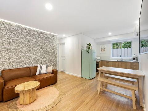 Sunset Beach - Surfside - Accommodation Burleigh 0