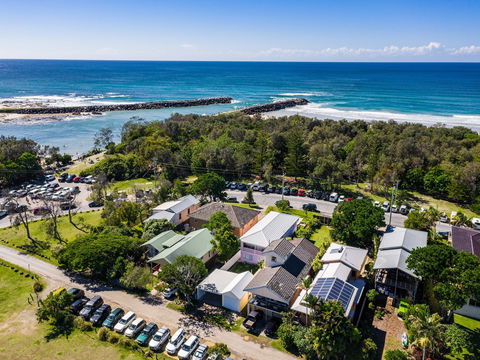 Sunset Beach - Surfside - Accommodation Burleigh 2
