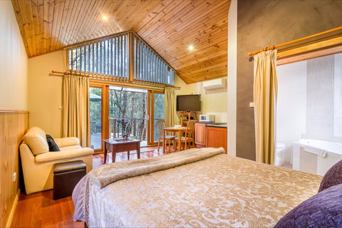 Wanderers Retreat - Accommodation Burleigh 2