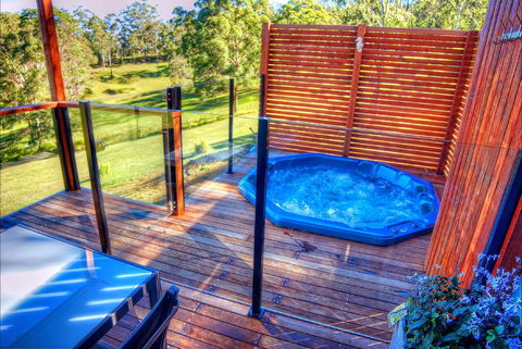 Cabins@theView - Accommodation Burleigh 2
