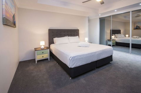 Fairway Lakeside - Accommodation Burleigh 1