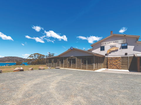 Great Lake Hotel - Accommodation Burleigh 0