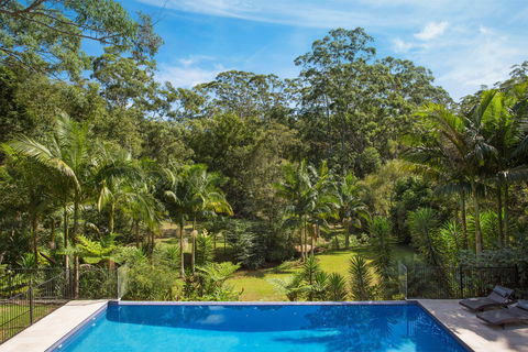 Le Chateau - Accommodation Burleigh 2