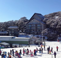 Les Chalets - Accommodation Burleigh