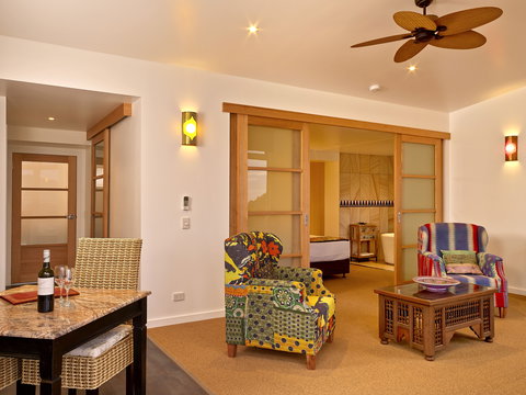 Panoramia Villas - Accommodation Burleigh 2