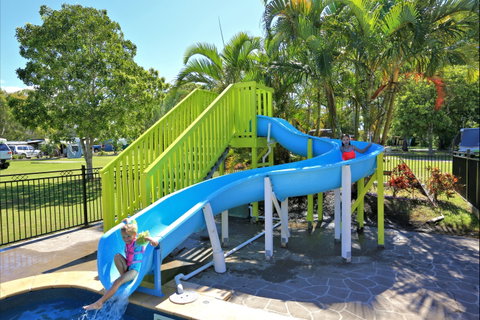 Poona Palms Holiday Park - Accommodation Burleigh 2