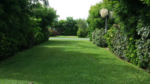 Queens Beach Tourist Village - Accommodation Burleigh 1