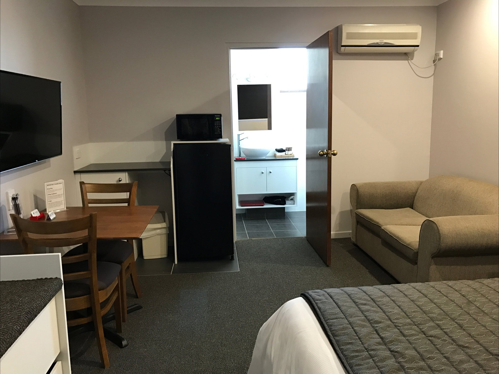 Piallamore NSW Accommodation Burleigh