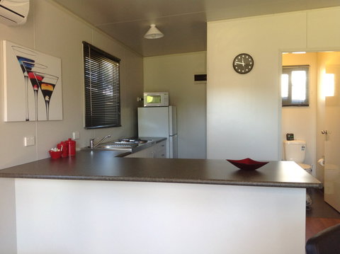 Sapphire City Caravan Park - Accommodation Burleigh 1