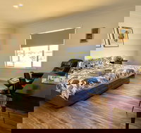 The Mains Guest House - Accommodation Burleigh