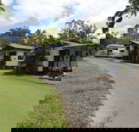 Tropicana Caravan Park Sarina - Accommodation Burleigh