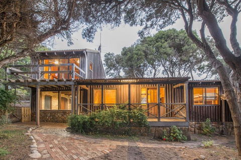 Yallingup Beach House - Accommodation Burleigh 0