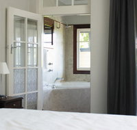 Caves House Hotel - Accommodation Burleigh