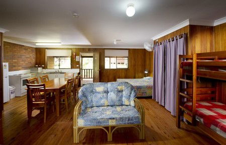 Hungry Head Cabins - Accommodation Burleigh 2