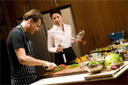 Stonebarn - Accommodation Burleigh 4