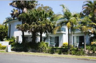 Blueys By The Beach Motel - Accommodation Burleigh 2