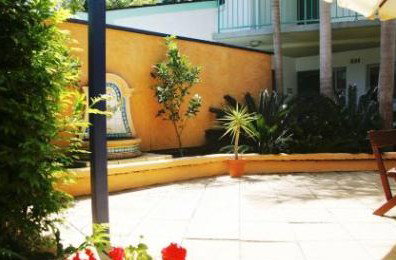 Blueys By The Beach Motel - Accommodation Burleigh 5