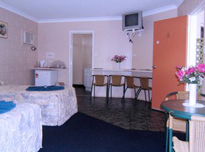 Whitsunday Palms Motel - Accommodation Burleigh 1